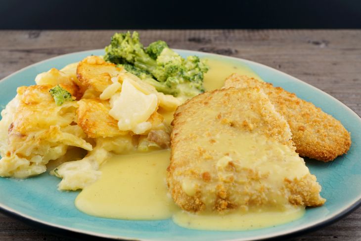 Gebratener Fisch in Weißweinsauce
