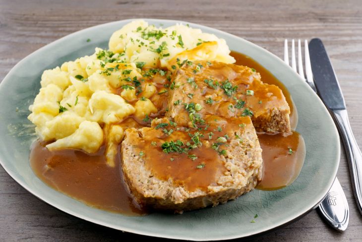 Hackbraten, Gemüsebeilage, Püree