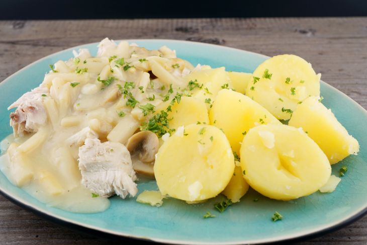 Hühnerfrikassee Butterkartoffeln