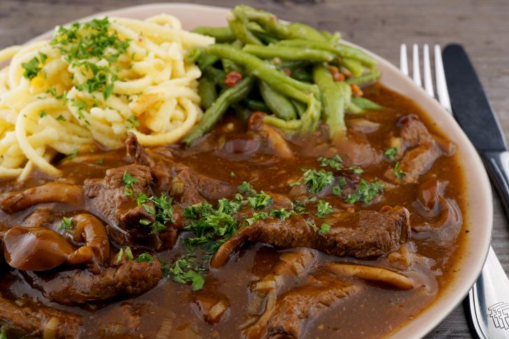 Rindergeschnetzeltes, Spätzle und Speckböhnchen